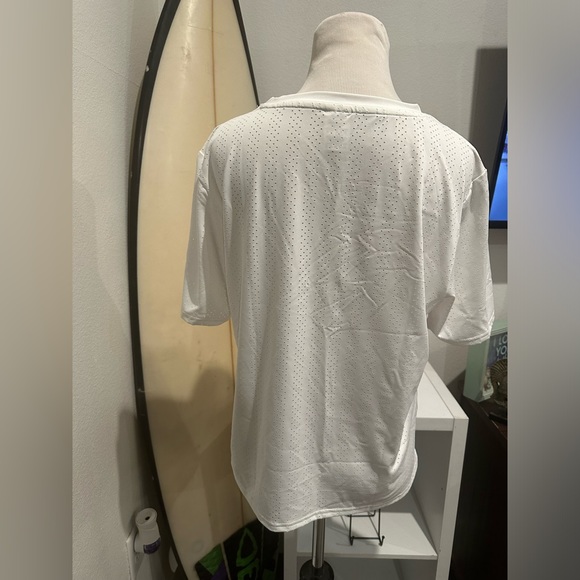 NWT Zyia White Vertical Chill Workout Tee - Picture 4 of 6